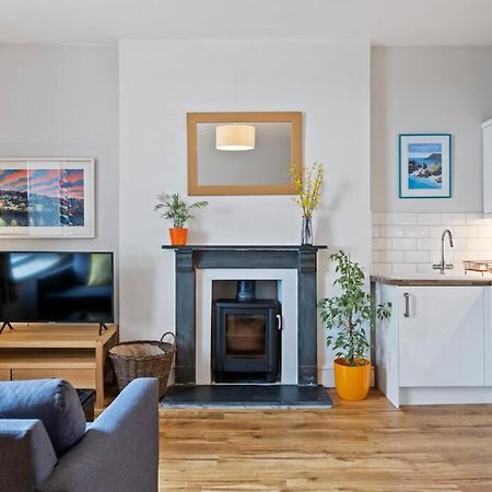 Pendennis - Bright Victorian Flat, Sea Views & Close To Beach Falmouth Exterior photo